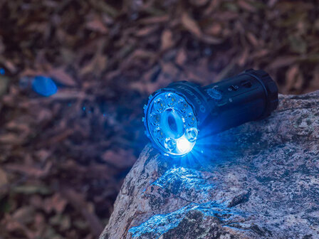 Olight Marauder Mini | Multicolor Ver- En Breedstraler